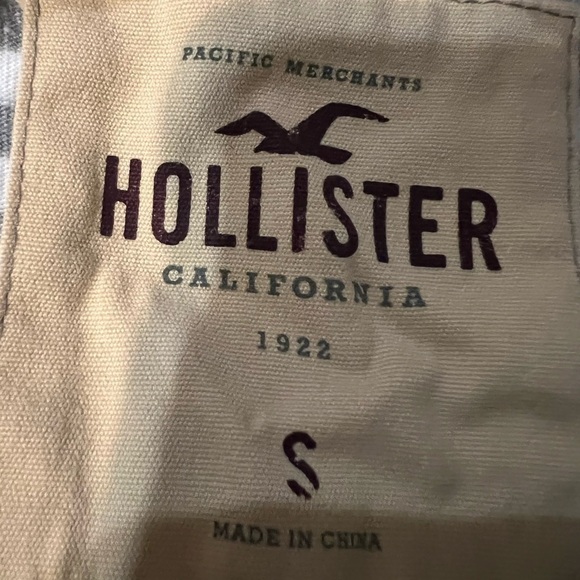 hollister Teen Men’s Small Long Sleeved Buttery Soft Shirt, EUC - Picture 3 of 3